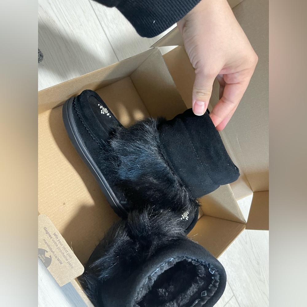 Brand new Manitobah mukluks